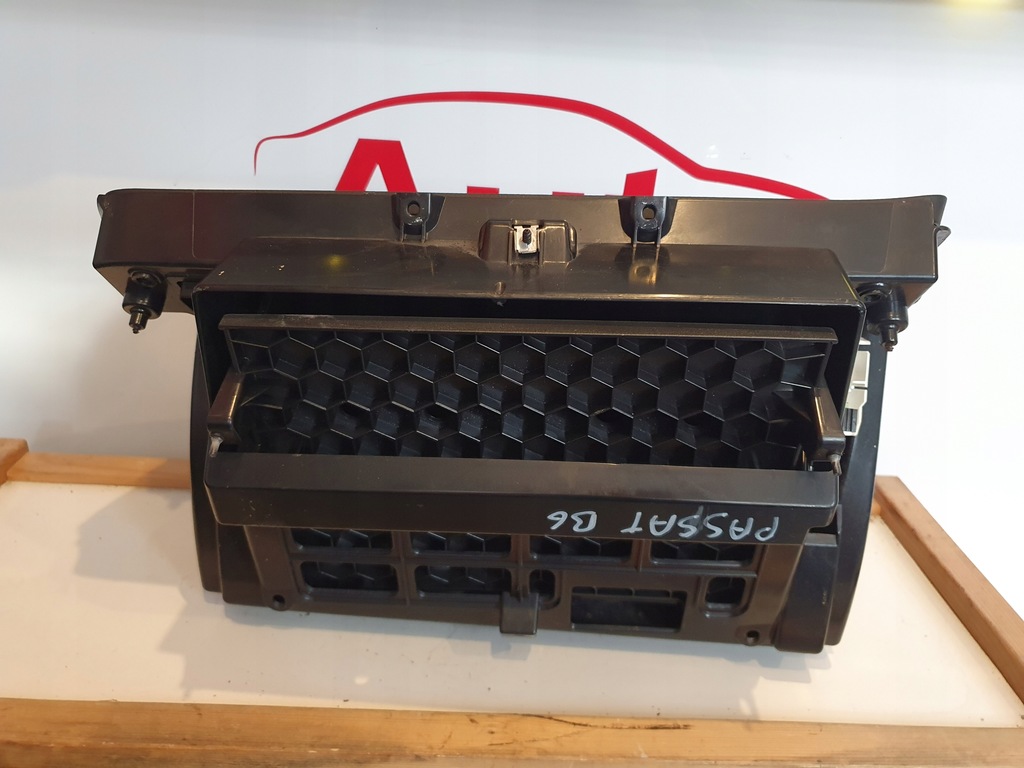 фото №9, Бардачок консоли vw passat b6 3c1857114 3c1857101