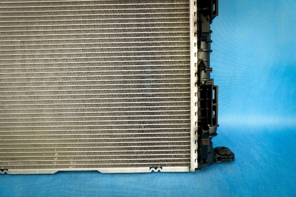 Радиатор воды audi a8 4h 4h0121251b 4.2tdi 4.0tfsi Цена