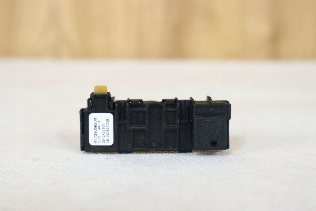 фото №1, Mercedes slk r172 датчик стекло a1729058200