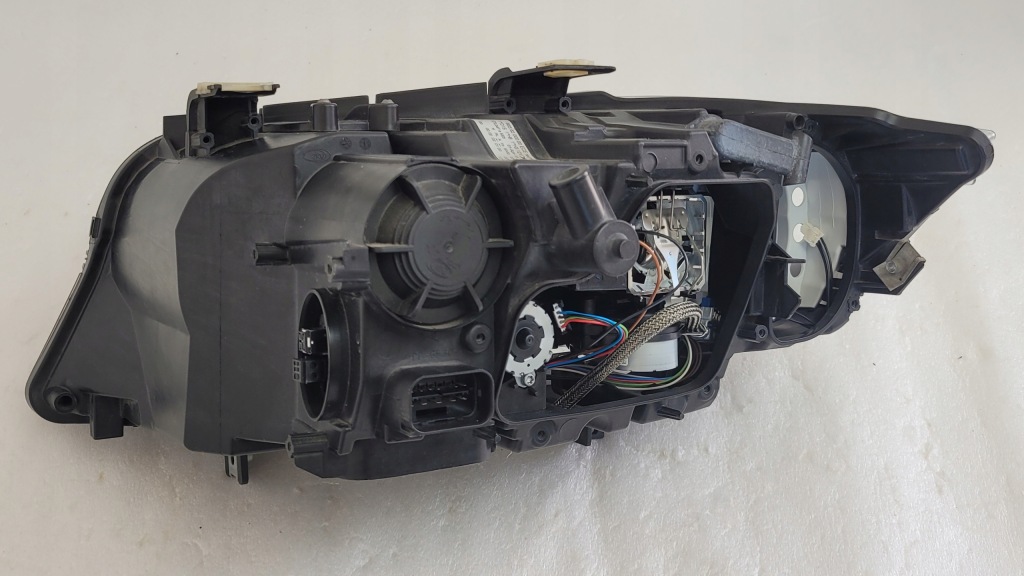 Купити Лампа права перед ксенон bmw 3 v e90 e91 lift 2008-2012