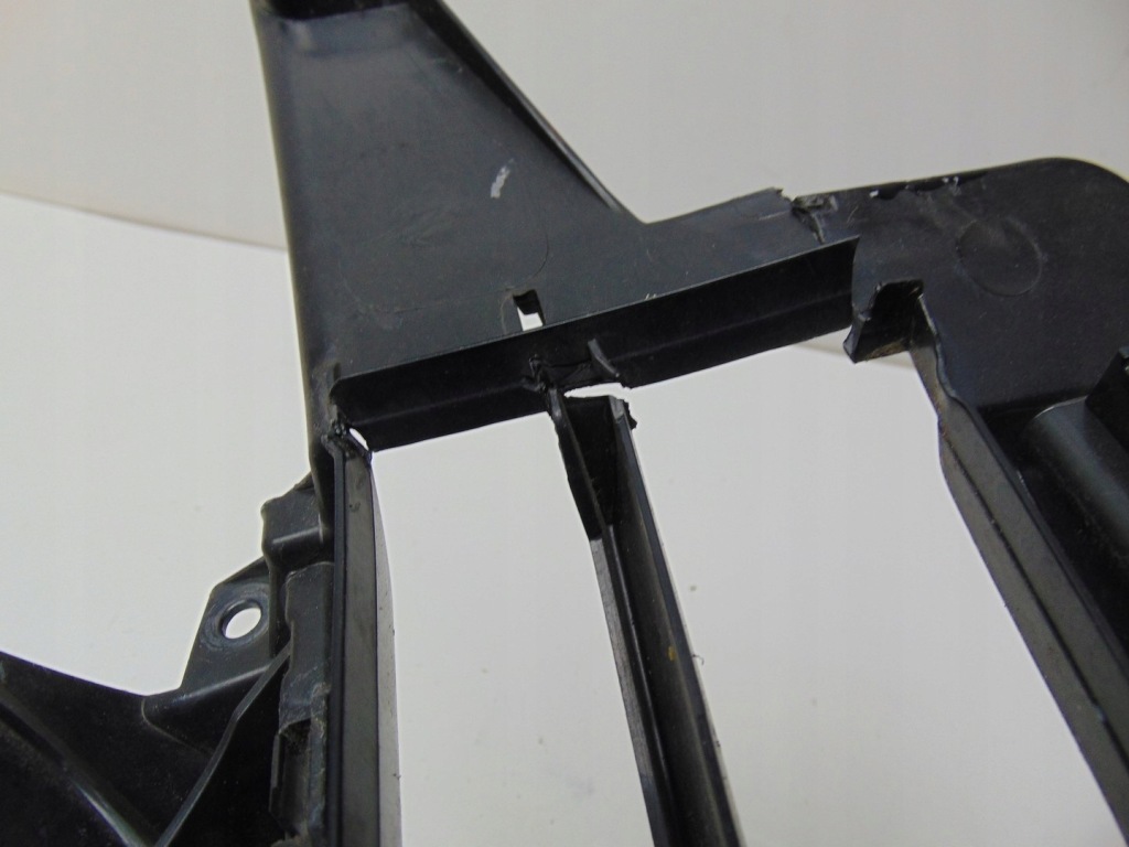 Решётка w бампер средняя перед audi q3 s-line 83a807683a Недорого