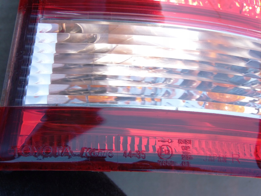 фото №11, Лампа правый задняя toyota avensis verso 01-03r 4435