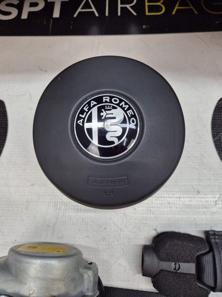 фото №7, Alfa romeo giulia панель приладів панель приладів консоль подушка безпеки stare повернення
