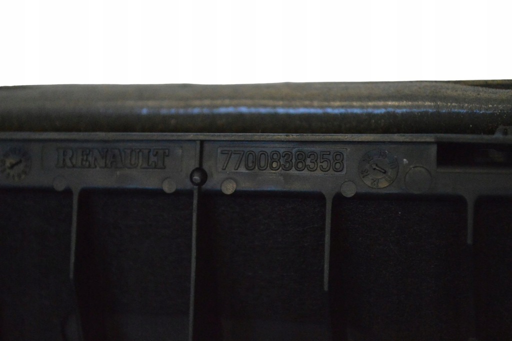 фото №5, Infiniti q50 2014 решётка вентиляционная pod бампером задним