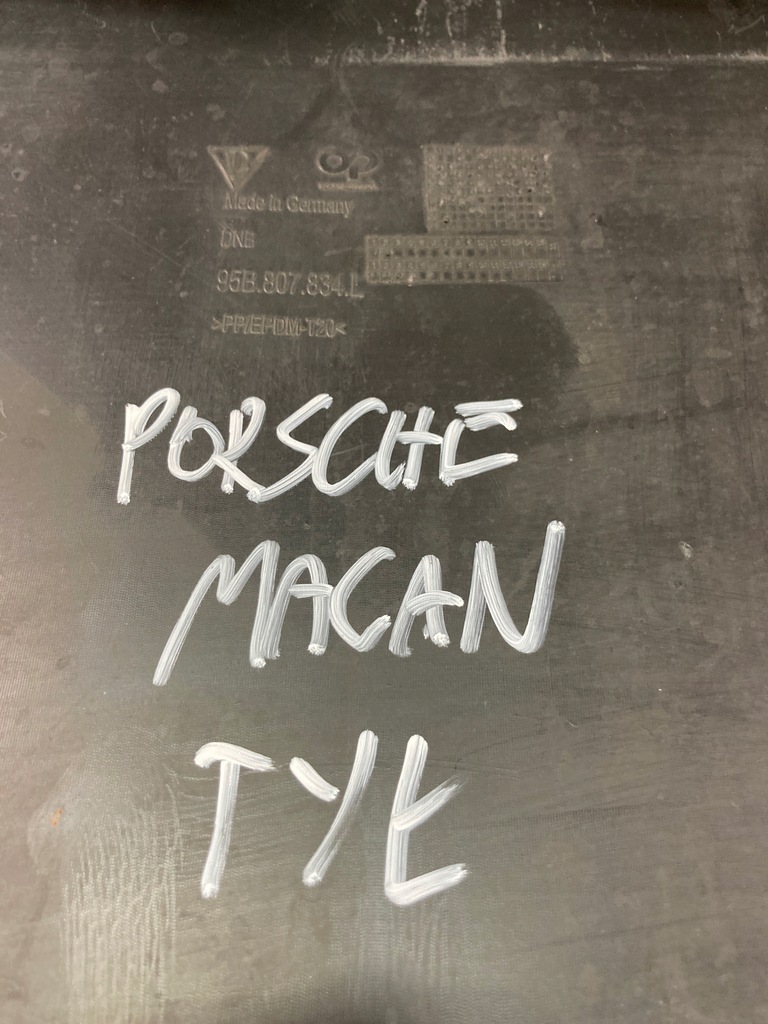 фото №16, Накладка спойлер бампера заднего porsche macan 95b