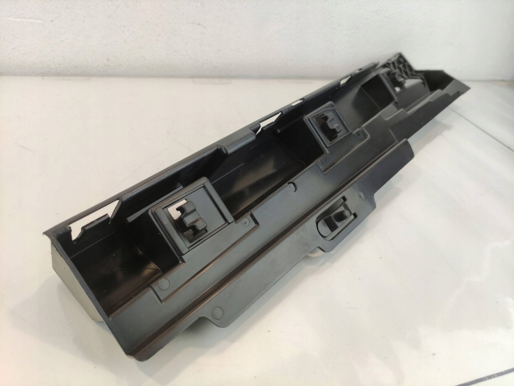 Bmw 3 f30 f35 кронштейн  порог правый  7256920 в Украине