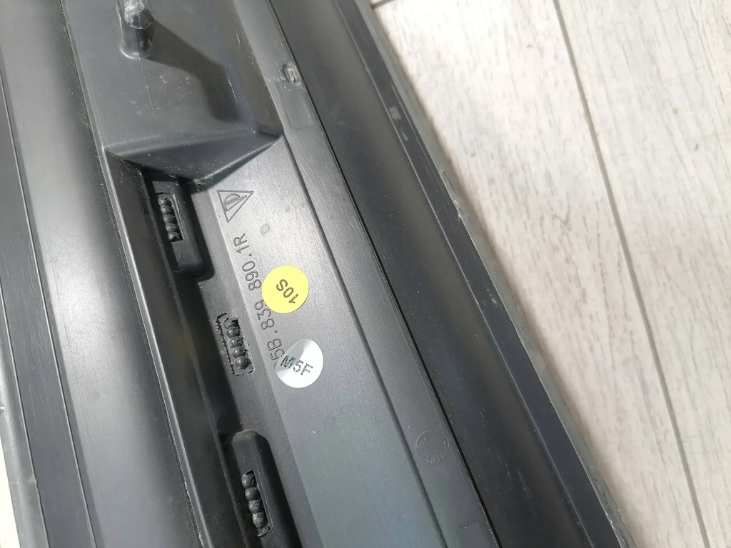 фото №6, Macan молдинг дверь правый задняя 51647400110