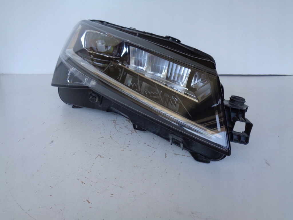 Купити Фара правий фара skoda superb 3 3v 19- рестайлінг  full led
