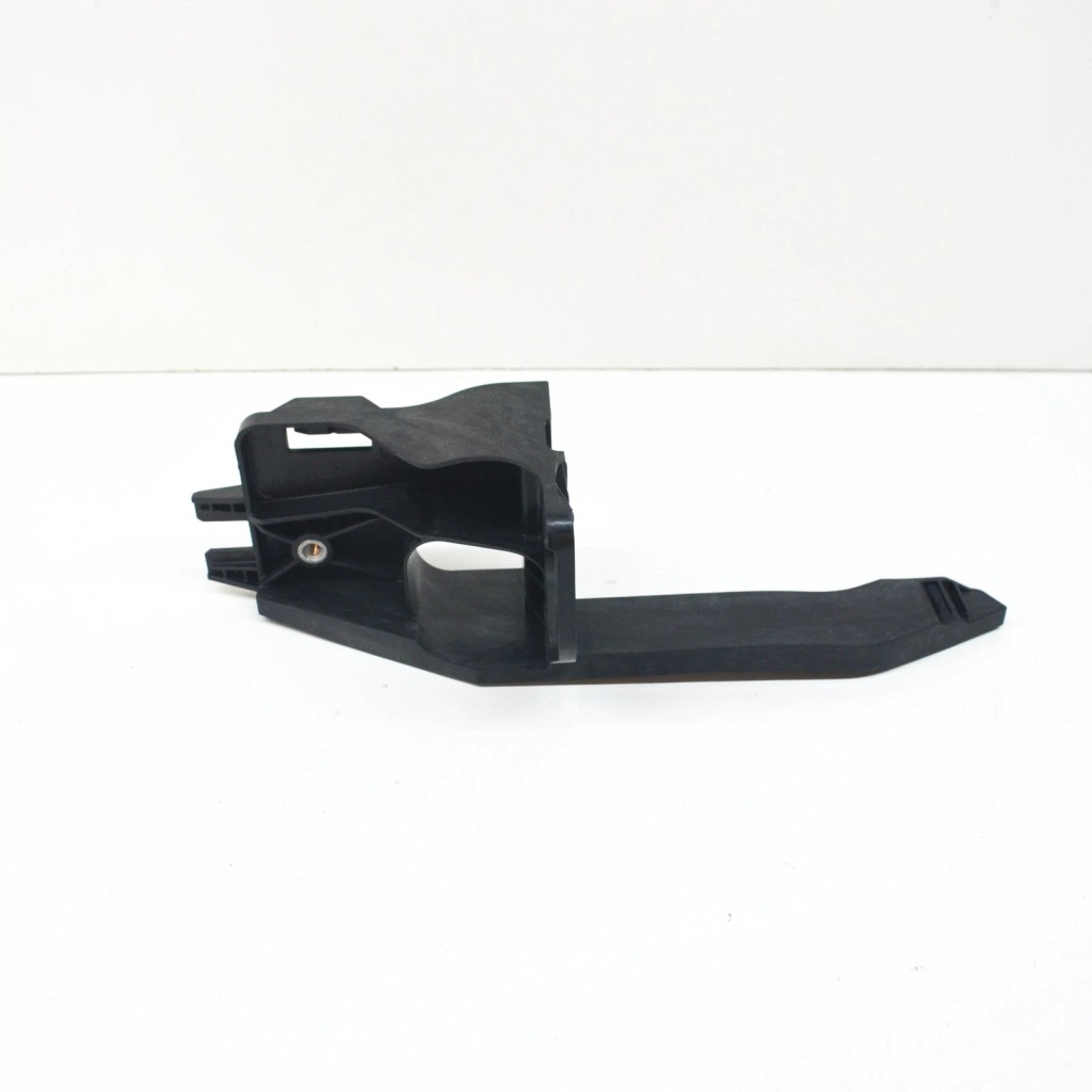 Купити Audi e-tron кронштейн радіатора передній праві 4ke807136