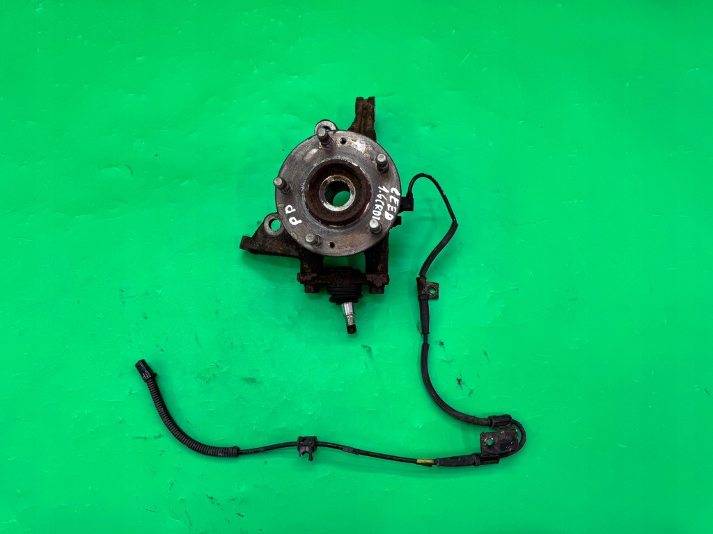 фото №1, Поворотный кулак ступица правая передняя перед с abs kia ceed i 1.6 crdi 06-