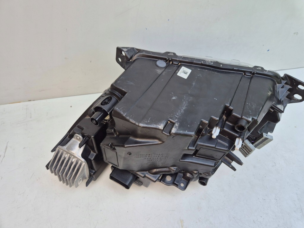 Volvo xc40 2 20- led 32342525 фара передняя перед правый  загрязненная Цена