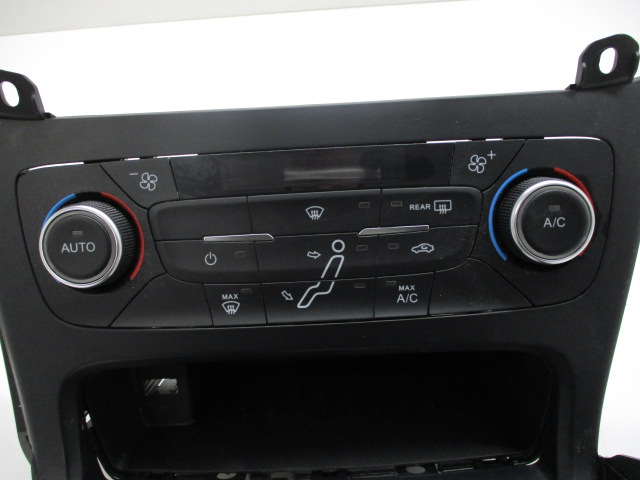 фото №4, Ford focus mk3 рамка панель кондиционера