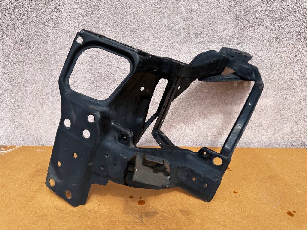 фото №1, Nissan 350z панель фары левый кронштейн pas