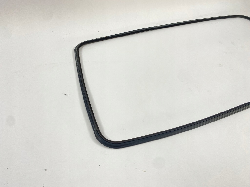 Прокладка люк mercedes 190 w201 оригинал 1247800298 Цена