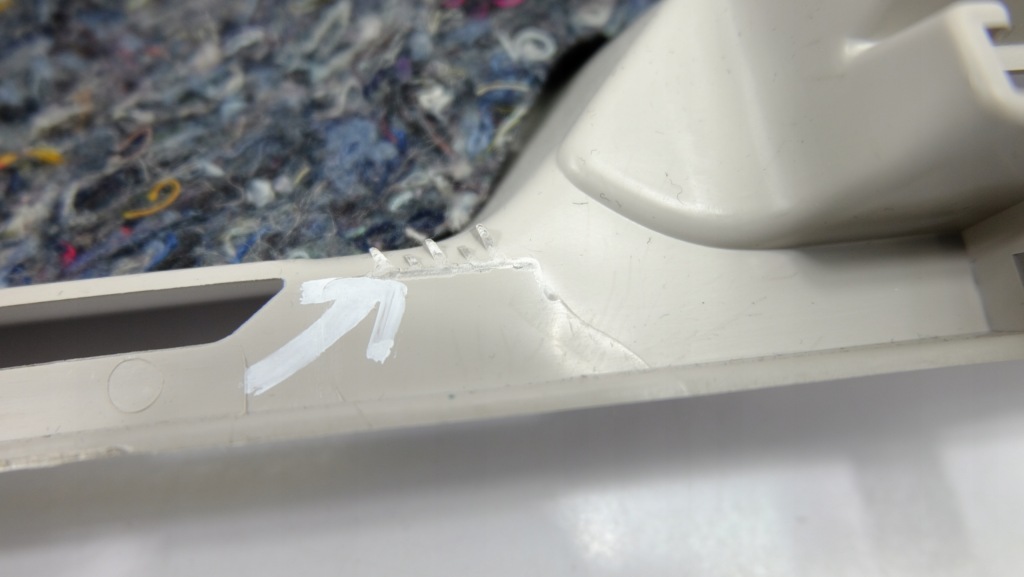 фото №8, Renault clio v захист стійка лівий задня hb 799126046r