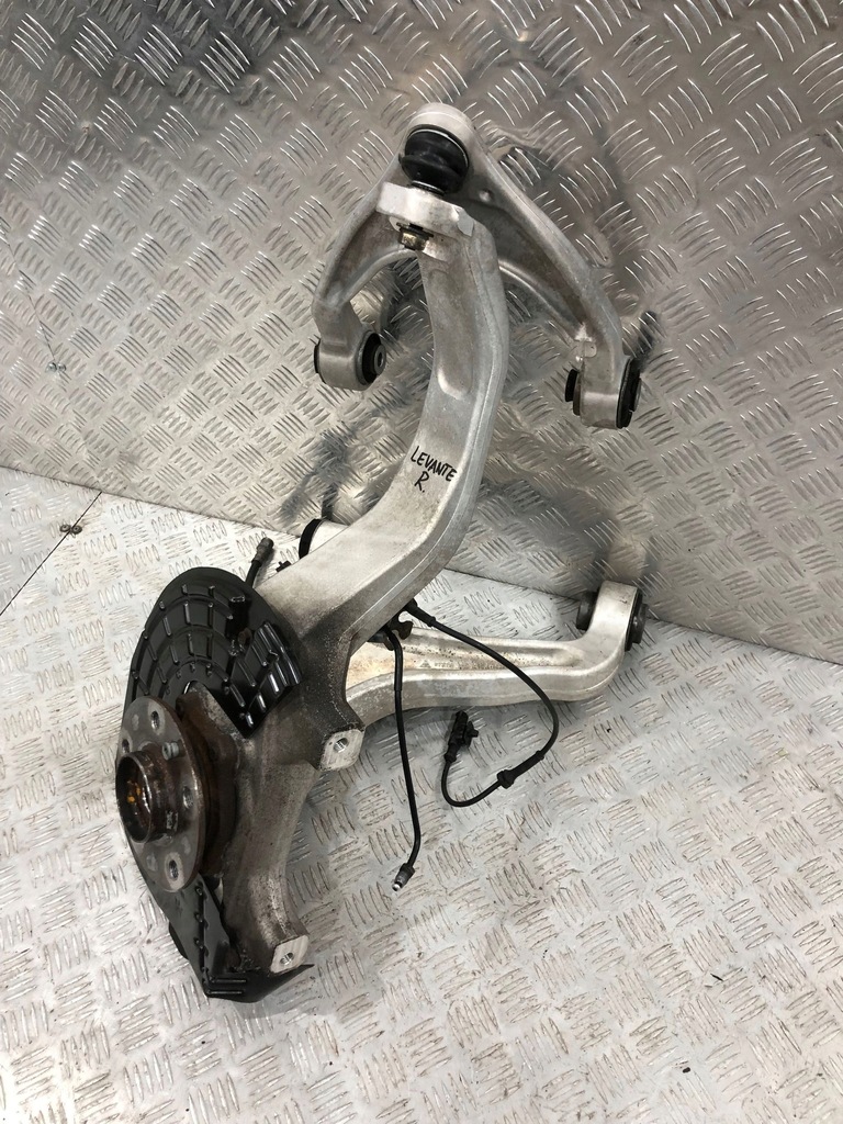 фото №7, Подвеска перед передние правое поворотный кулак maserati levante 06701068720