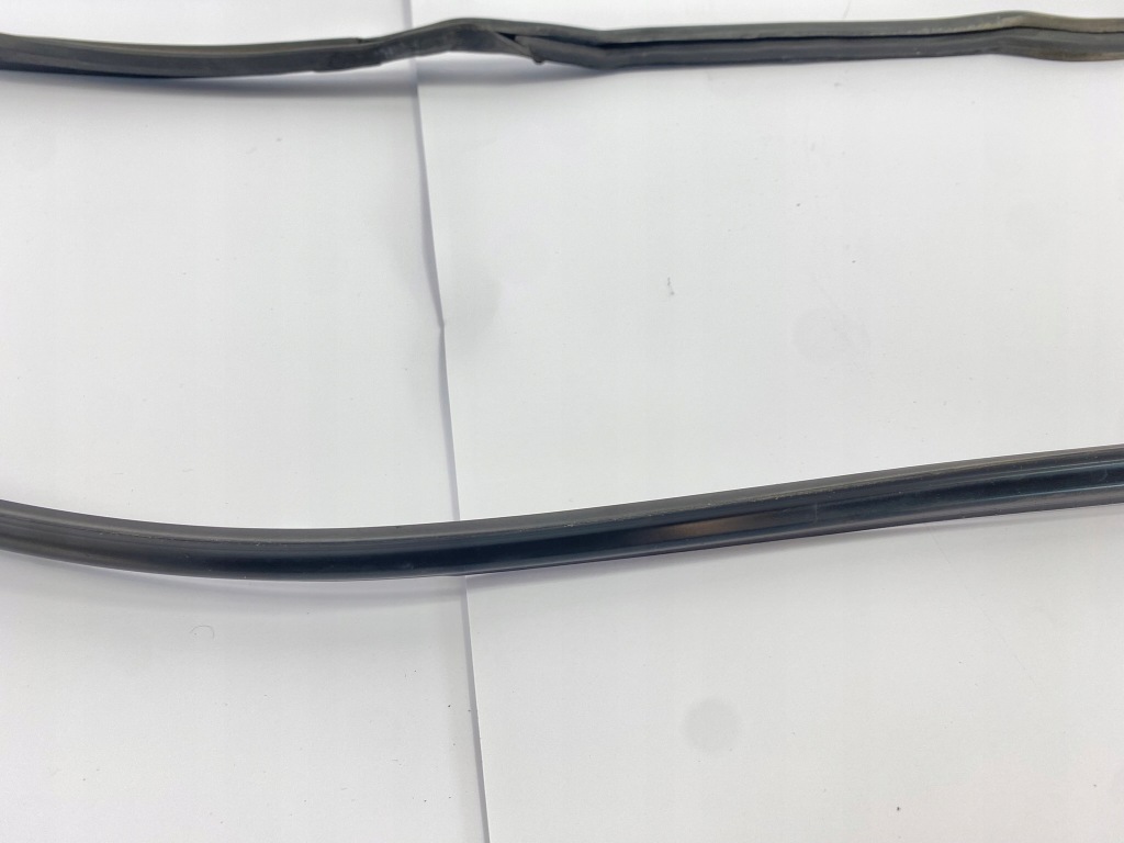 Купить Прокладка дверь правых задних правый задний  mercedes w140