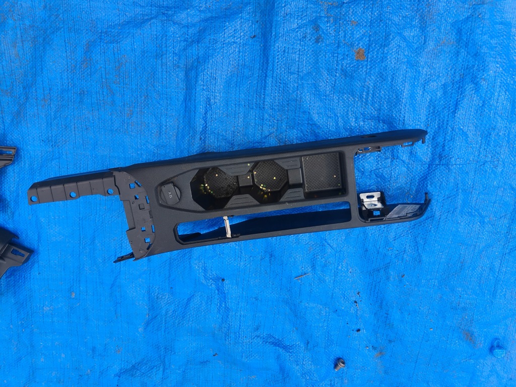 фото №1, Vw polo vi 2q 17r туннель средний 2g1863243a