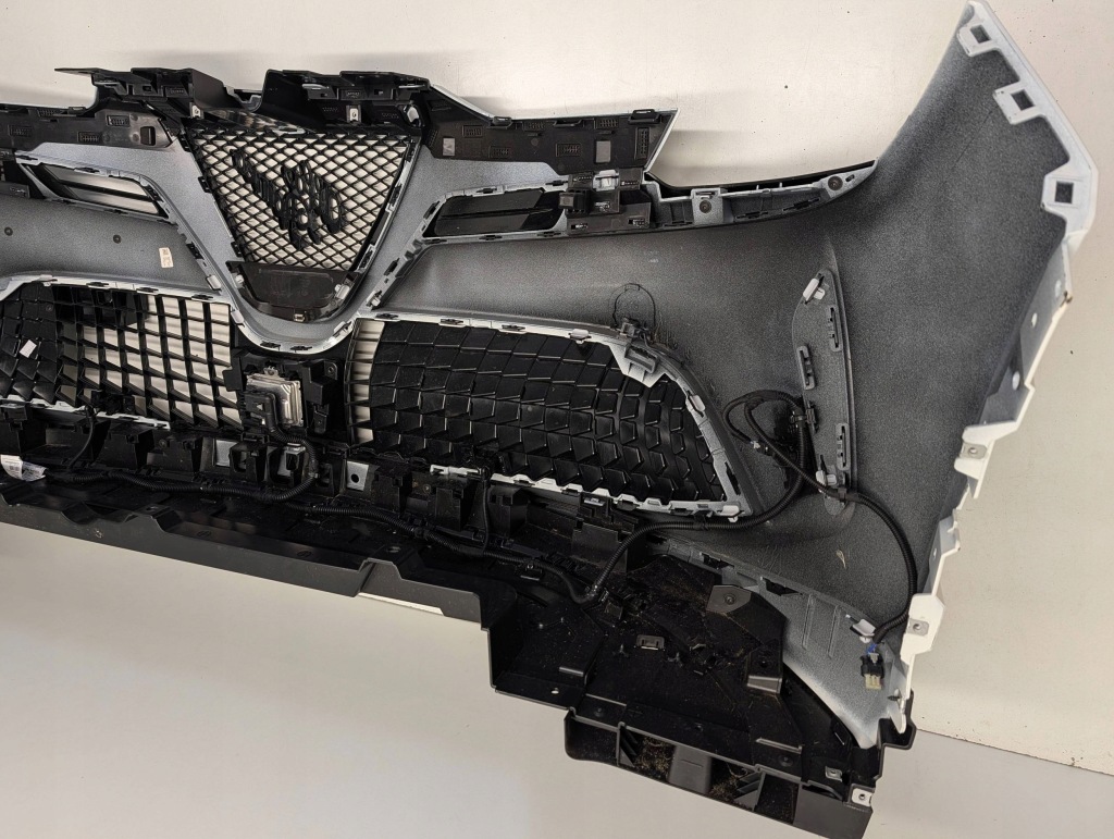 Бампер перед alfa romeo junior 2024- в Украине