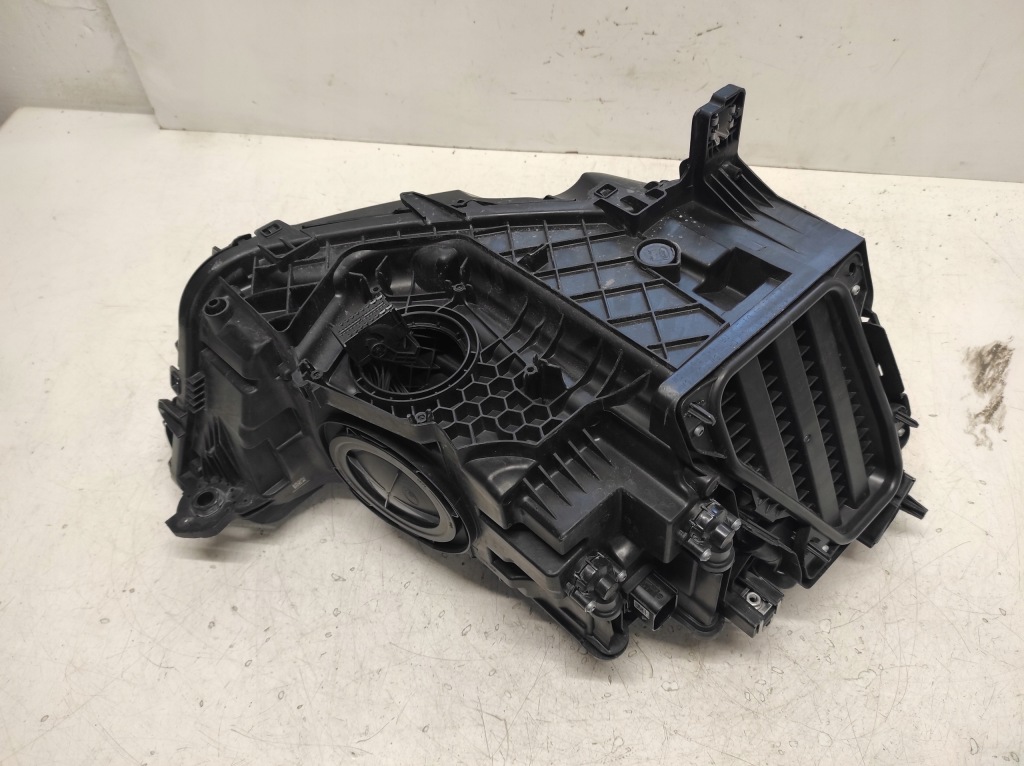 Купити Audi q3 2 2 18- фара ліва перед full led 83a941033