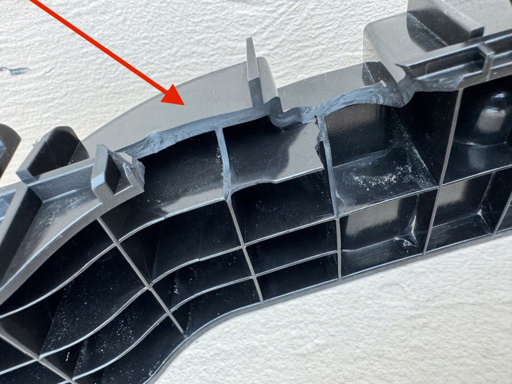 Tesla model y 22r- напрямна підсилювач бампера перед передній 1494045-00 в Україні