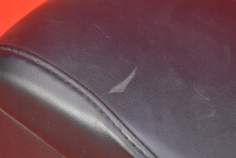 фото №10, Туннель средний подлокотник кожаный eu 58810-07081 toyota avalon xx40