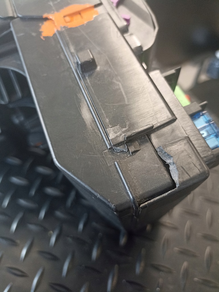 фото №5, Volvo xc90 i lift 2.4 d5 07r коробка запобіжників cem 30786890