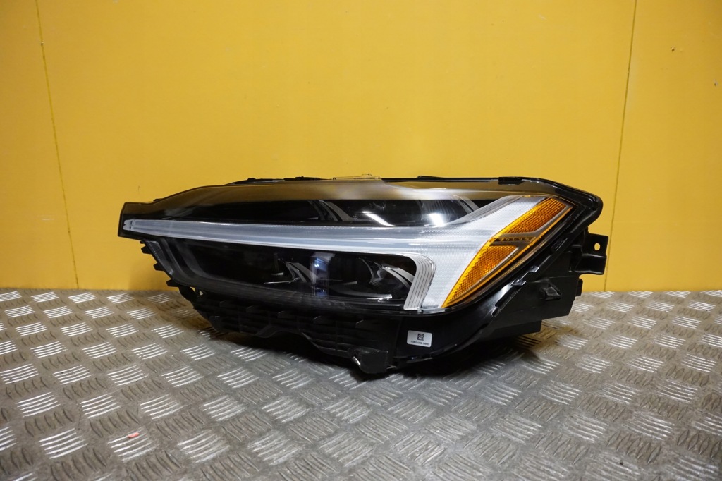 Купить Volvo xc60 рестайлинг  2021- фара фара full led система левая америка