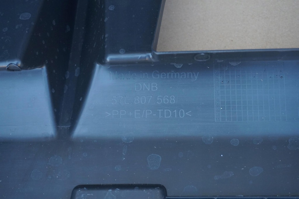 Бампер задня 6xpdc vw tayron 57l 2024 57l807521 57l807568 lak. lm7p Зі Шроту