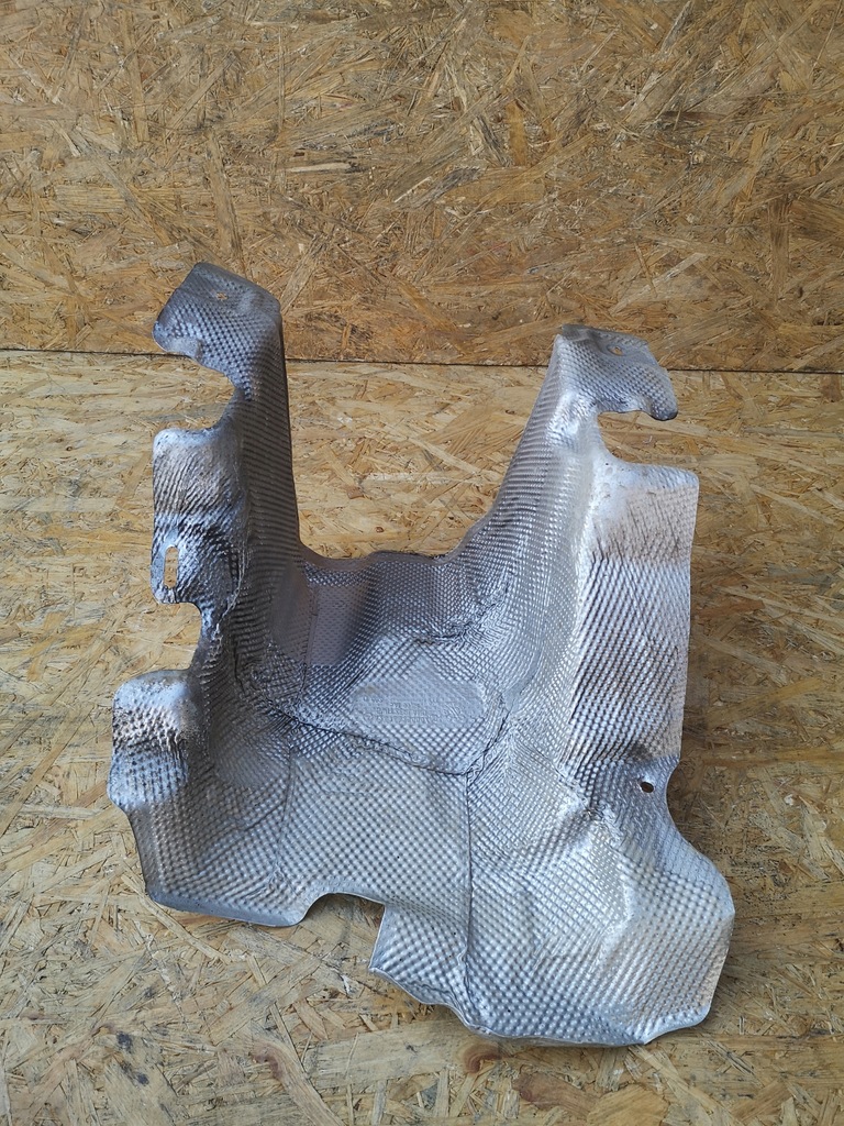 фото №1, Mercedes a-klasa w177 защита тепловая a2476825000