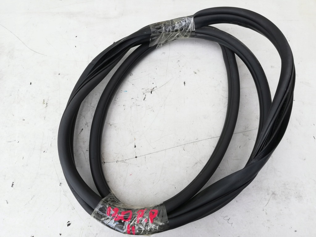 фото №1, Прокладка дверь правый перед hyundai i30 ii 12-16