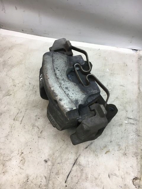 фото №2, Volvo xc40 суппорт тормозной левый перед 31471663
