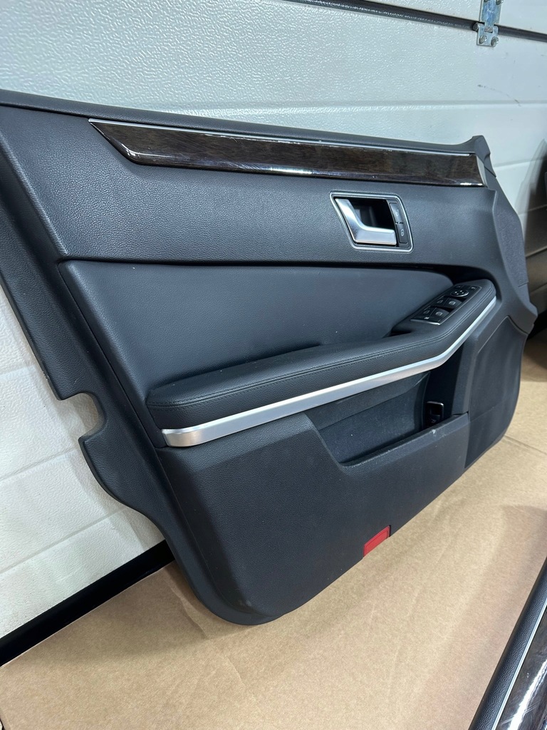 фото №9, Обшивки двері, комплект mercedes w212 kombi europa