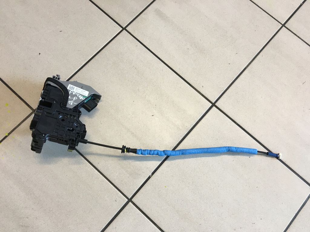 фото №1, Proceed iii 18- ceed замок дверь левый перед 5 pin