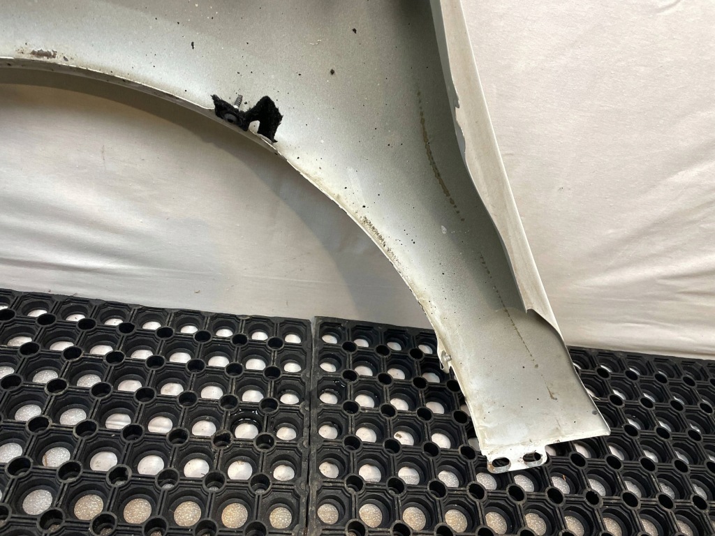 Крыло перед передний правый opel astra v k код лакокрасочного покрытия: y40r 2015- в Украине