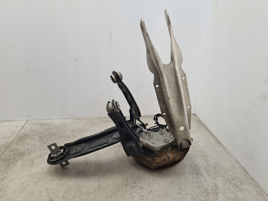 фото №9, Mercedes w176 1.6 поворотний кулак правий задня