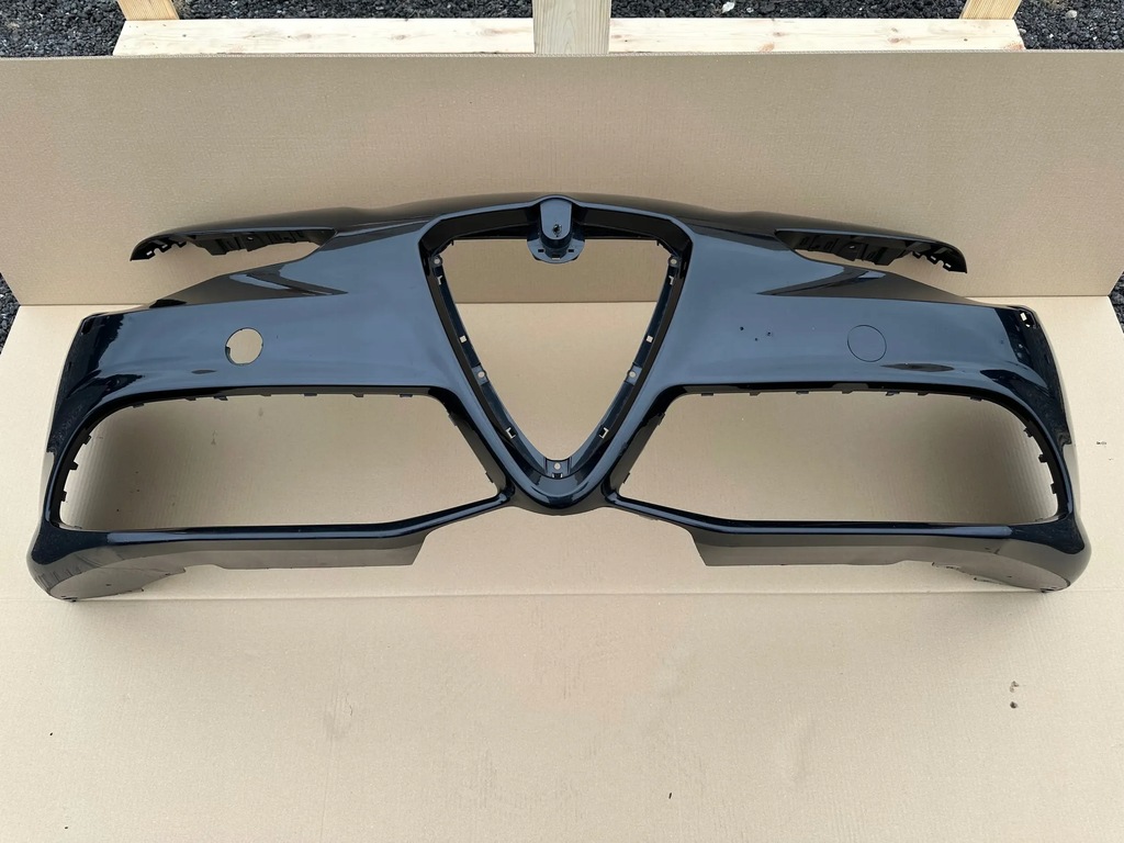 фото №1, Бампер alfa romeo giulia veloce оригінал ні клеєний pdc омивачі