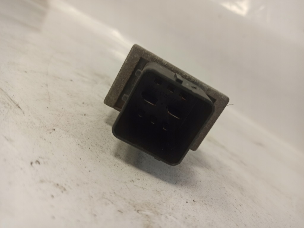 фото №7, Renault scenic 3 iii 1.5 dci 16v реле свічка 8200859243