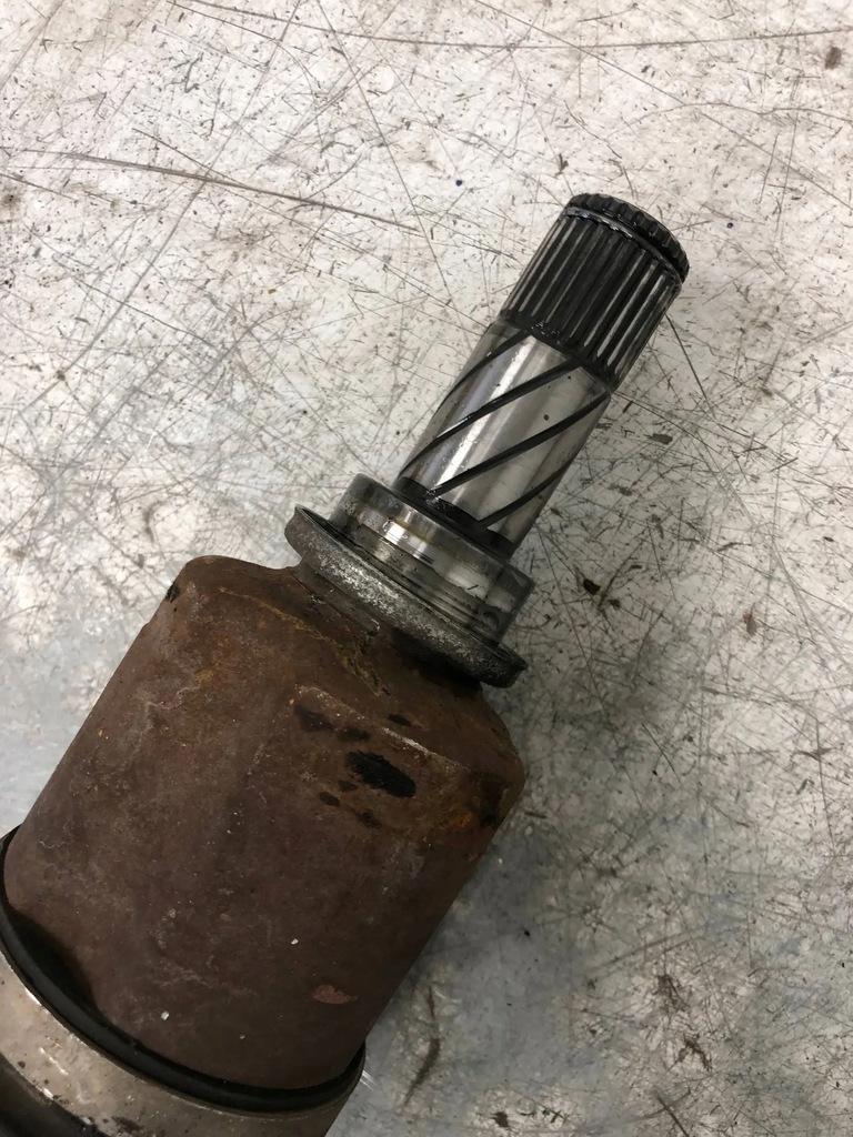 фото №3, Привідний вал ліва renault scenic iii 8200847584