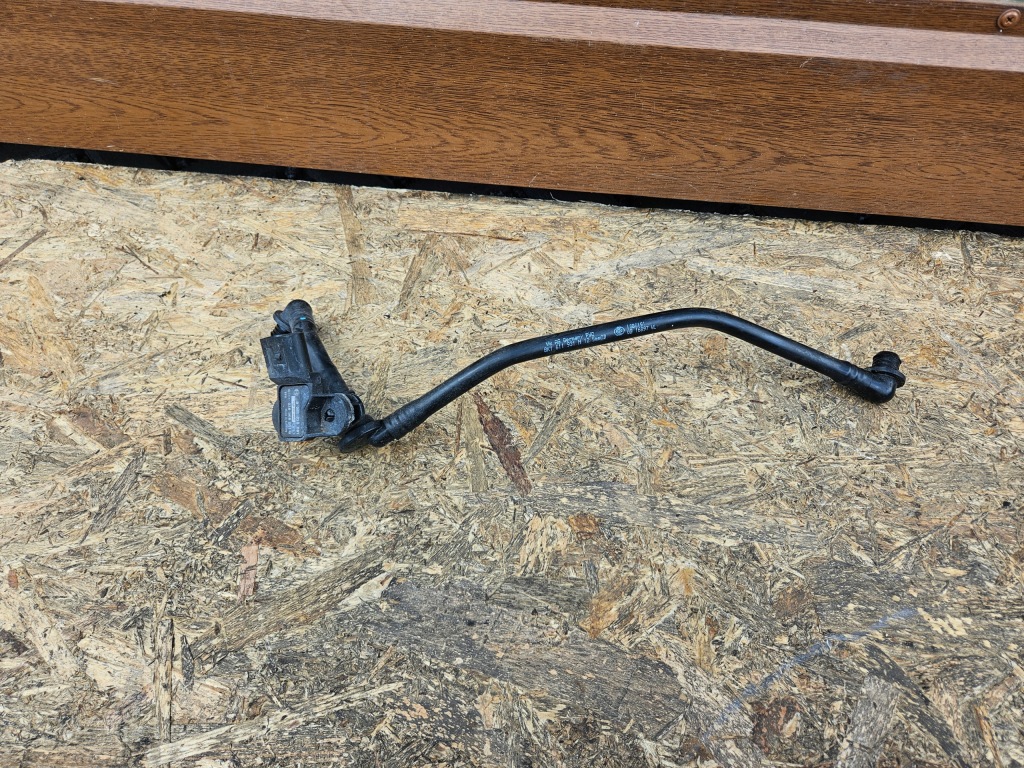 фото №1, Шланг вакуумный audi a4 b8 3.0tdi 8k1611931n