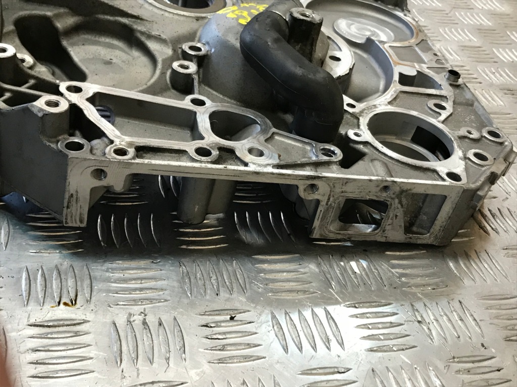 Крышка распределительного вала mercedes r230 6,3 amg 1560152002 с Разборки