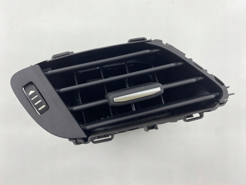 фото №11, Решётка обдув консоли левая ford fiesta mk8 eu