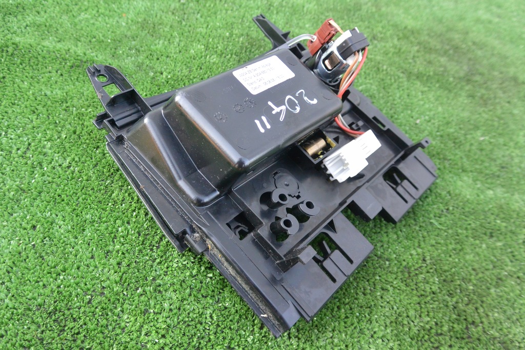 фото №6, Попільничка бардачок mercedes w204 lift w207