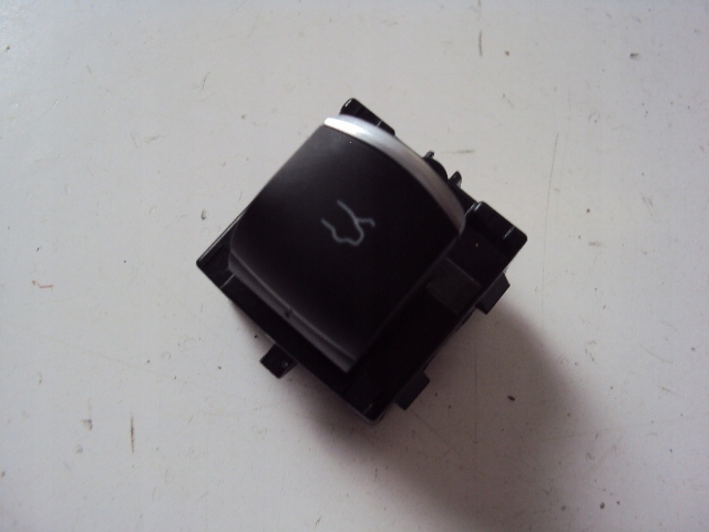 фото №1, Панель крышки задняя alfa romeo stelvio