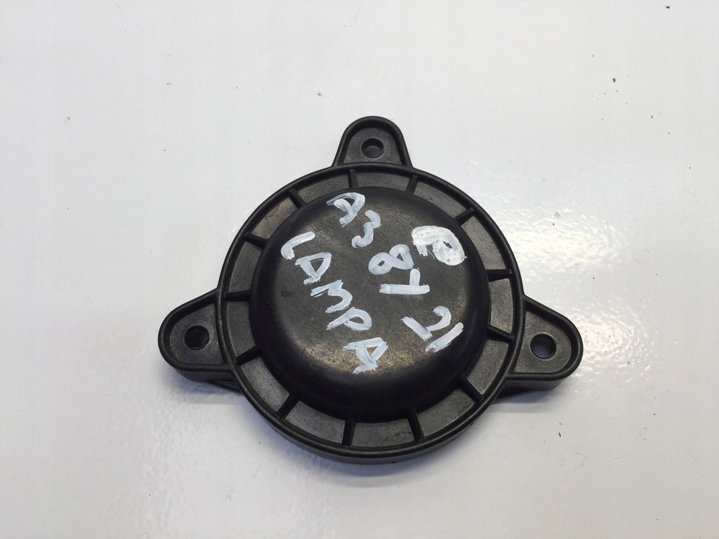 фото №1, Audi a3 8y 2021 заглушка лампи перед права