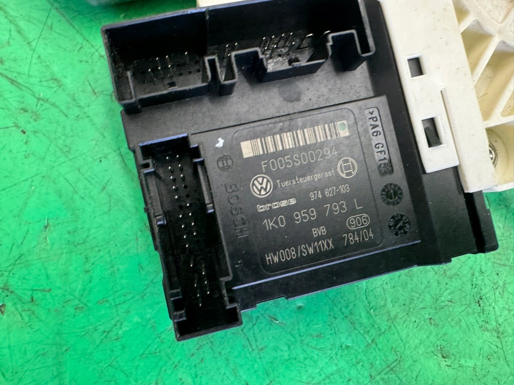 фото №15, Механізм моторчик скло лівий передній 1k0959792l seat leon ii 2 05- europa