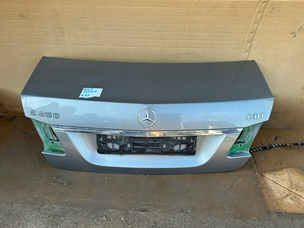 фото №1, Крышка багажника задняя mercedes w212 czarna sedan