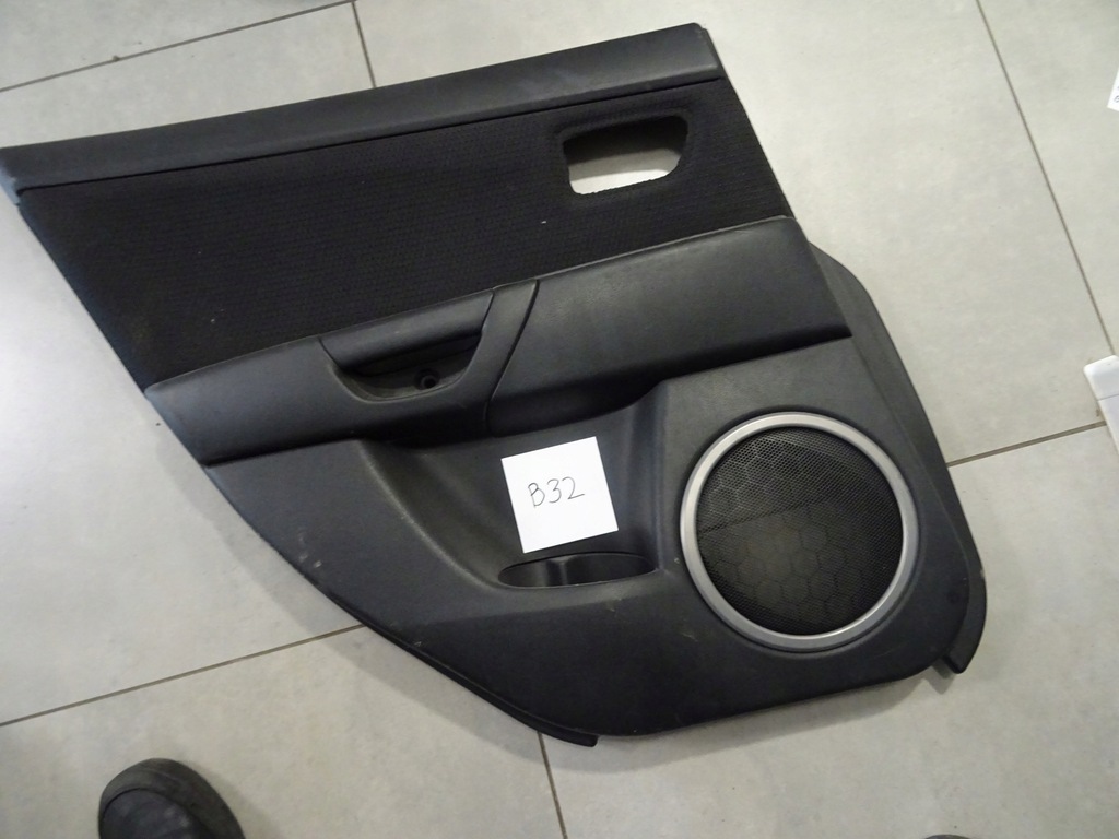 фото №1, Mazda 3 i 03-09r оббивка двері правий задня bp4k-68520
