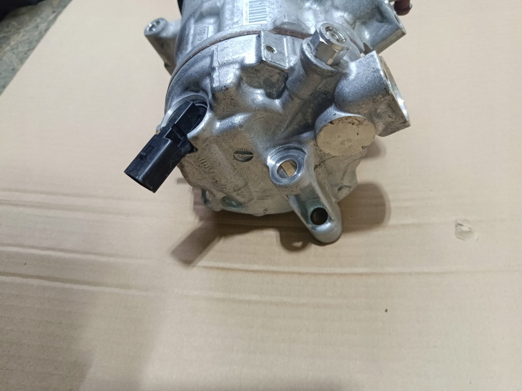 фото №4, Компрессор кондиционера 8w0816803 audi