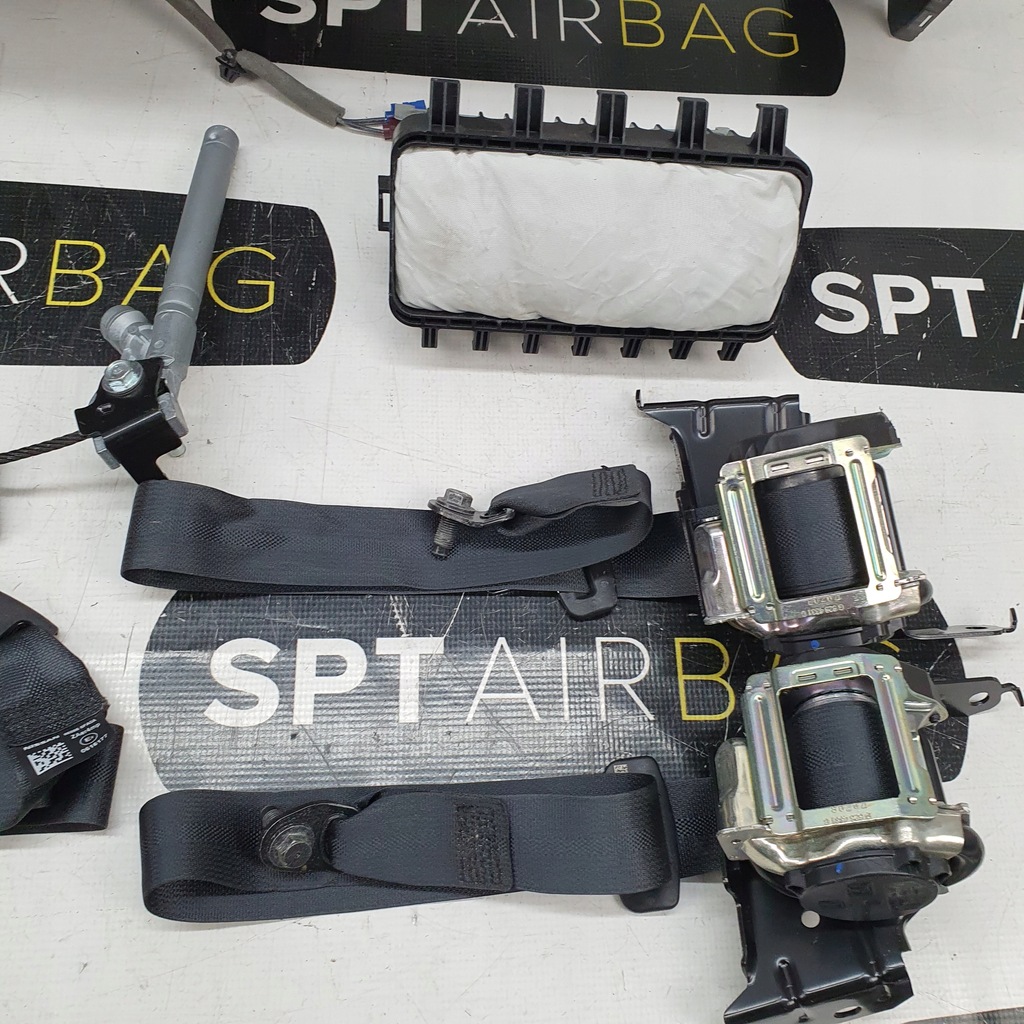 фото №8, Juke f16 приборная панель консоль подушки безопасности ремни подушка безопасности